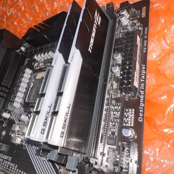COPY - Gigabyte Z390 GAMING X Motherboard Intel Z390*Bent Pins.AS -IS! - Picture 3 of 10